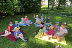 Naše letní pikniky a cvičení venku, svačinky